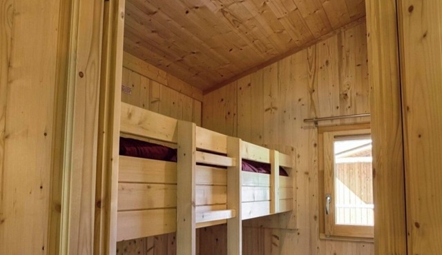 Cabane en bois insolite, cosy camping piscine avec pieds partout familial