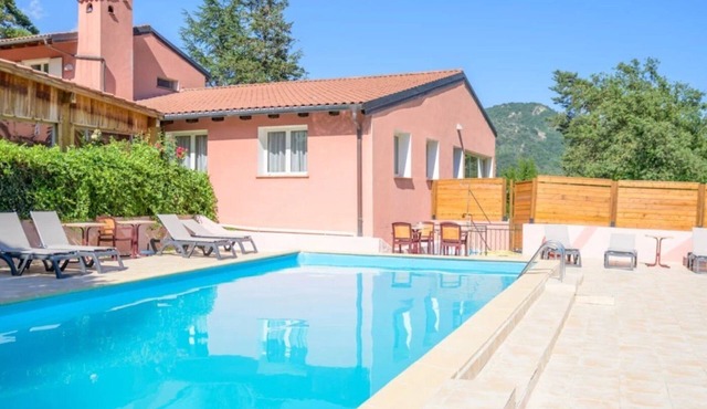 Camping 2 étoiles - Piscine - ccbgb0d