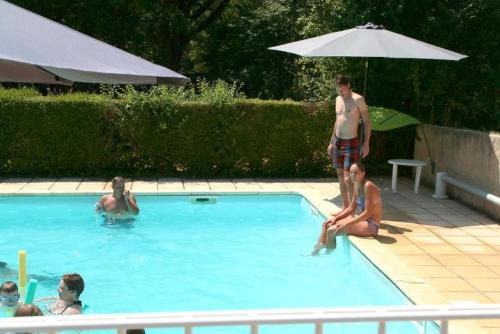 Camping 3 étoiles - Piscine - ccbgbeh