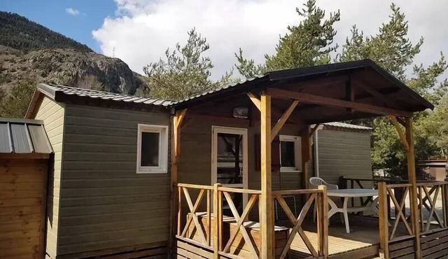 Camping-Caravaneige l'Iscle de Prelles * - Chalet Grand Confort Type KAITI 830 - 33 m2/2 bedrooms - Covered terrace 15 m2 6 people