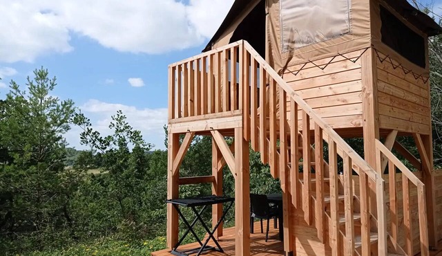 Camping le Roc del Rey* - 2-room cabin on stilts for 2 people Without sanitary facilities