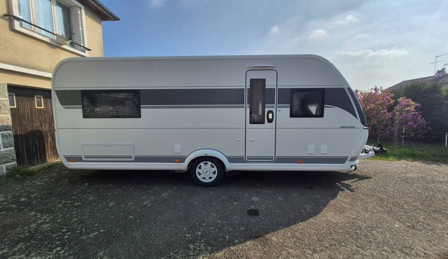 Caravan hobby 560 FC prestige