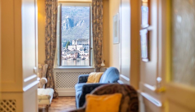 Casa Orta apartment with lake view
