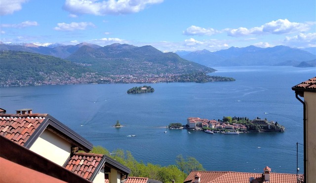 Casa Serena with lake view