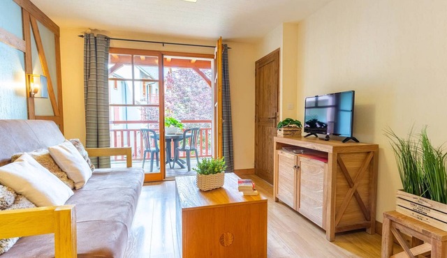 Central apartment with pool, sauna and WIFI