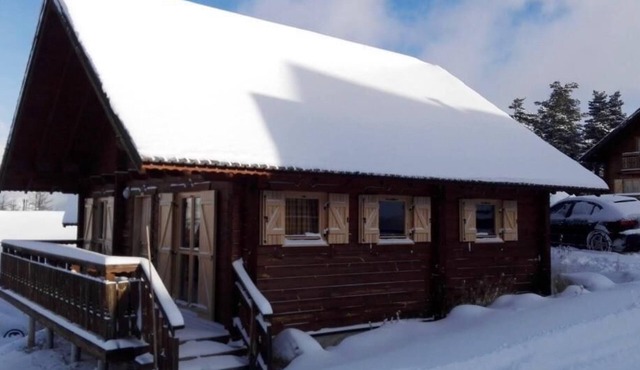 Chalet, 350m from resort center, swimming pool, sauna, terrace, fireplace or stove, tv, 85m²