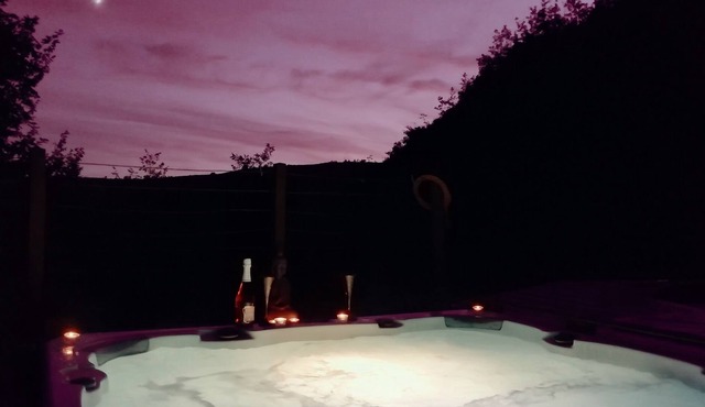 Chalet Deer with private pool and access Spa in winter.