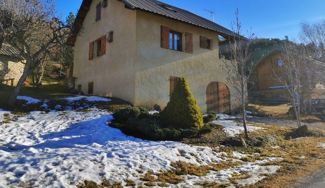 Chalet Familial Avec vue sur la Vallée de L'ubaye