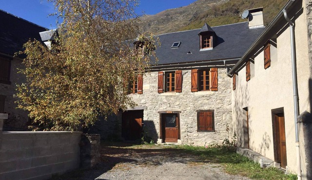 Chalet Familial Dans Petit Village des Pyrénées