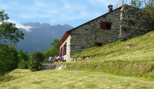 Chalet "La Lountere" with Mountain View & Private Garden