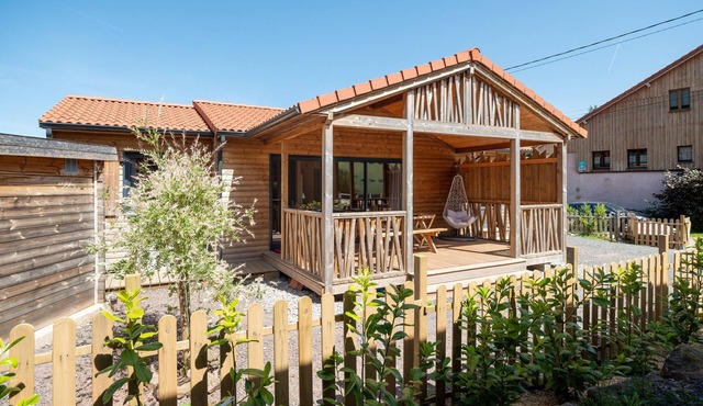 Chalet le Jutékia – Cozy Wooden Chalet with Private Spa