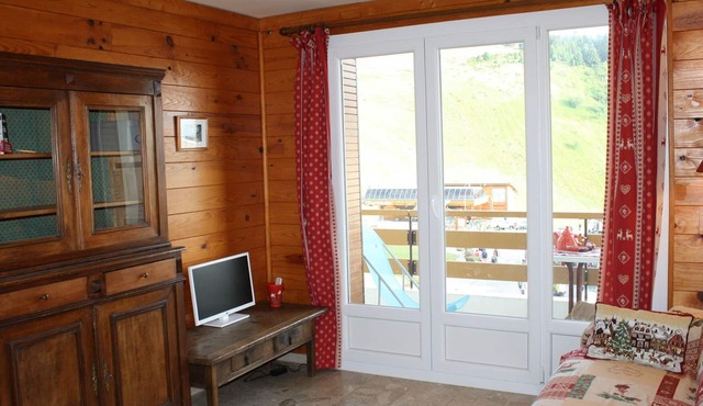 Chalet-style apartment at the foot of the slopes in Chamrousse