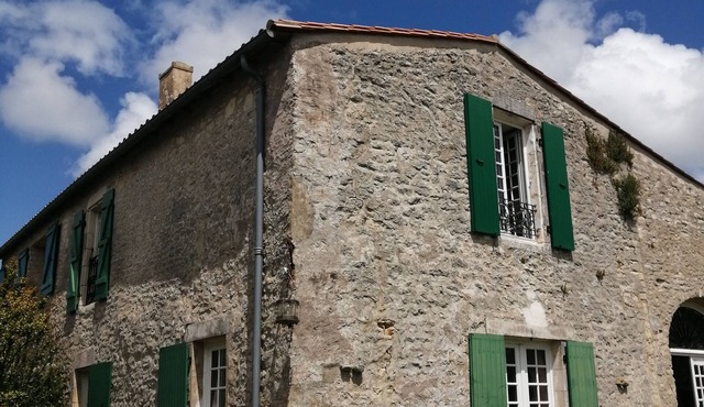 CHARACTERFUL HOME: Accommodates up to 17 people; 5 bedrooms, 5 bathrooms