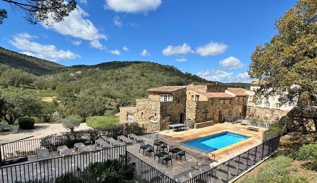 Charming cottage on an intimate estate with pool