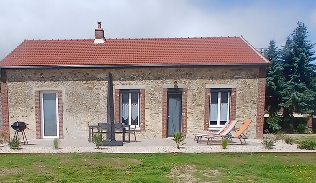 Charming Detached Country House 'Aux Hirondelles' – Private Garden, Terrace & Wi-Fi
