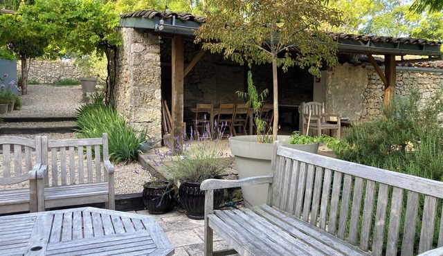 Charming gîte with swimming pool & large garden, Tarn-et-Garonne