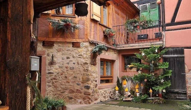 Charming house with terrace, La Mignonnette The most beautiful village in France.