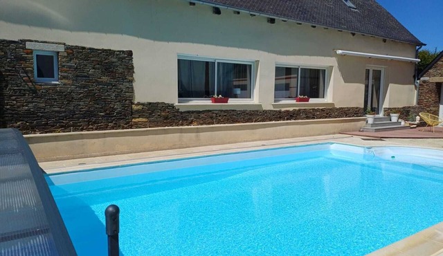 Charming, renovated vacation rental with a pool, between Dinan and Saint-Malo