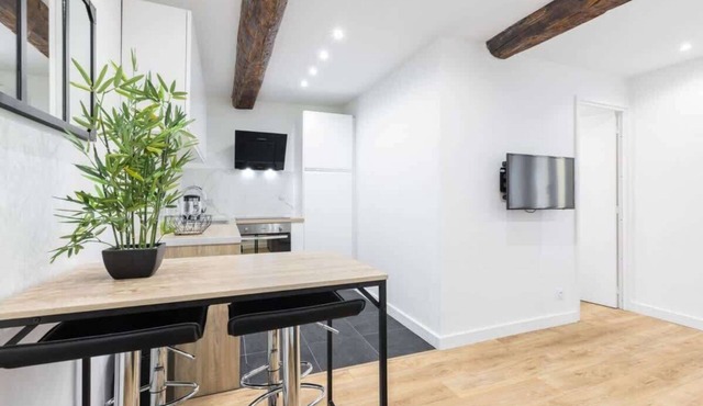 Charming small one-bedroom apartment in the old town