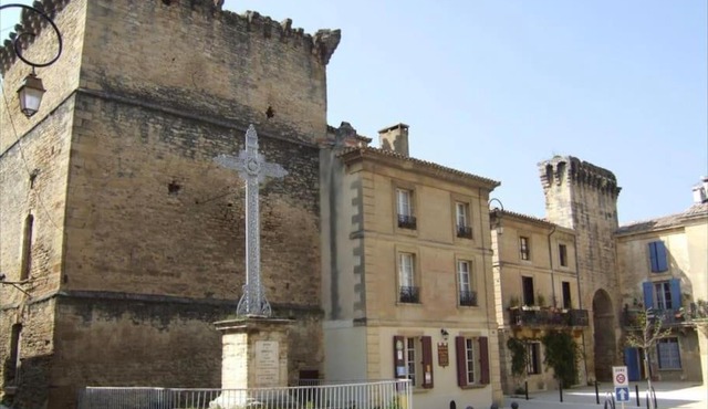 Chez Lydia - Osez la vie de chateau ! Pont du Gard, Uzès