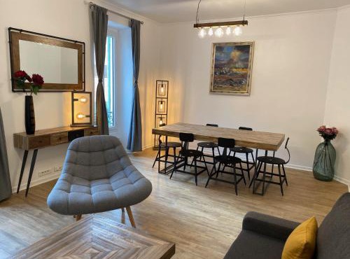 Chic and Cosy apartment GV Port Garibaldi
