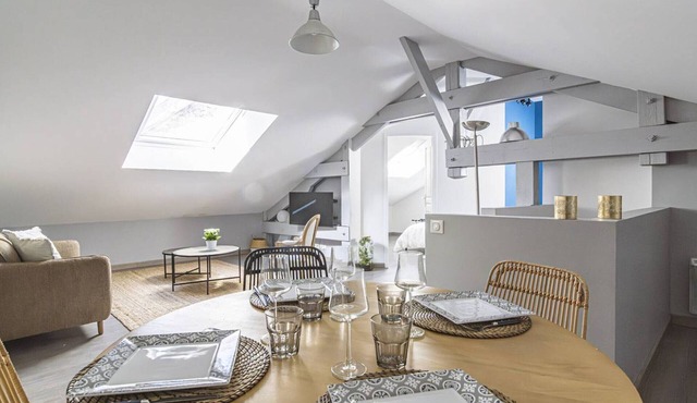 Chic Apartment in Reims, Comfort & Elegance