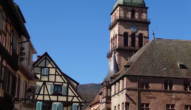 Comfortable appartement with parking in the center