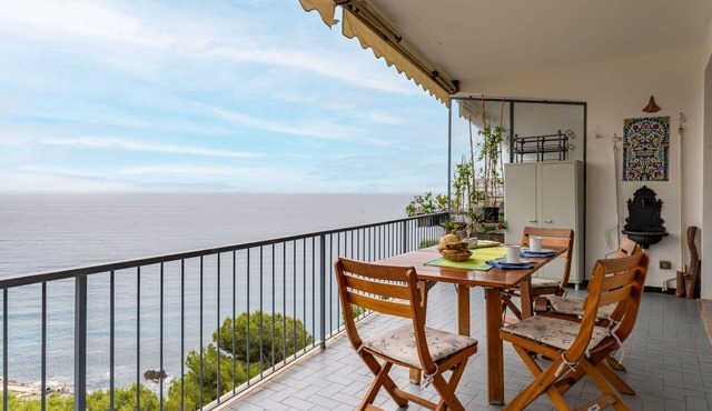 Cosy apartment for 6 guests with WIFI, TV and terrace