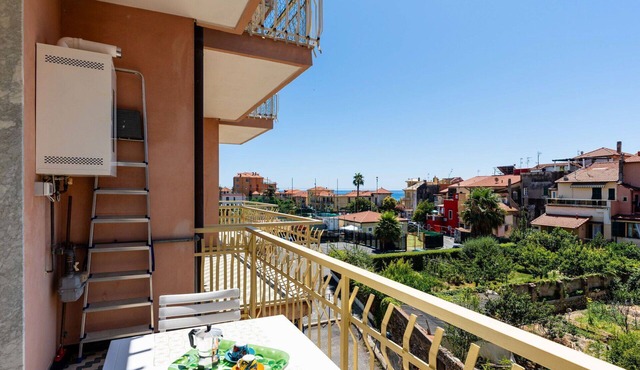 Cosy apartment for 5 people with WIFI and balcony