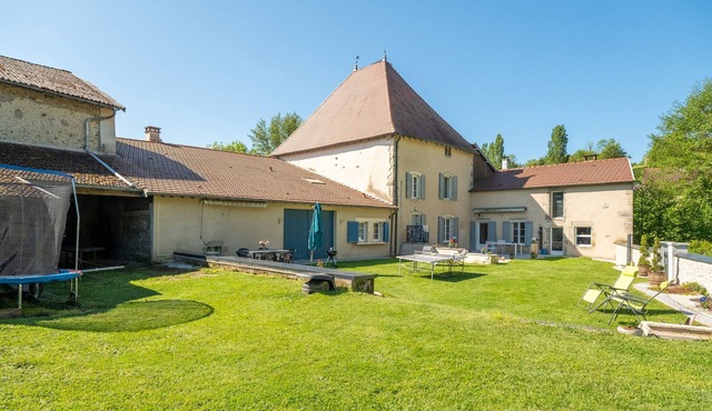 Cottage 'Gîte À Isches' with Private Terrace, Shared Garden and Wi-Fi