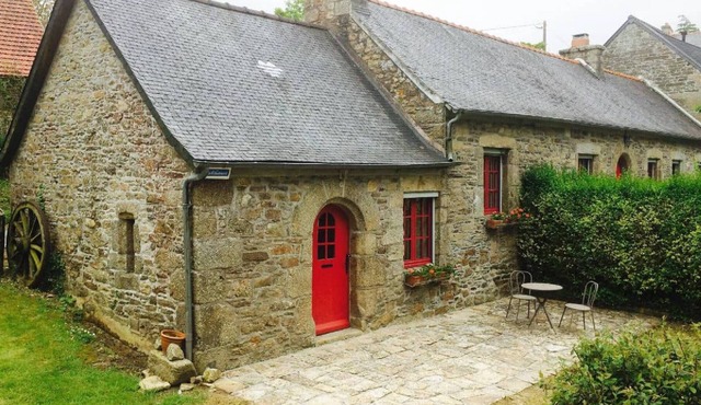 Cottages, bed and breakfasts in the heart of the North Finistère countryside.