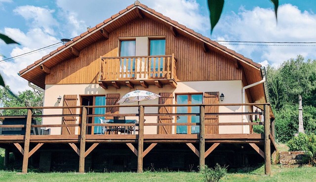 Country cottage with outdoor space