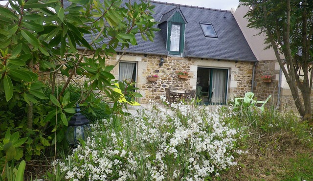 Country house a few minutes from the sea and the pink granite coast