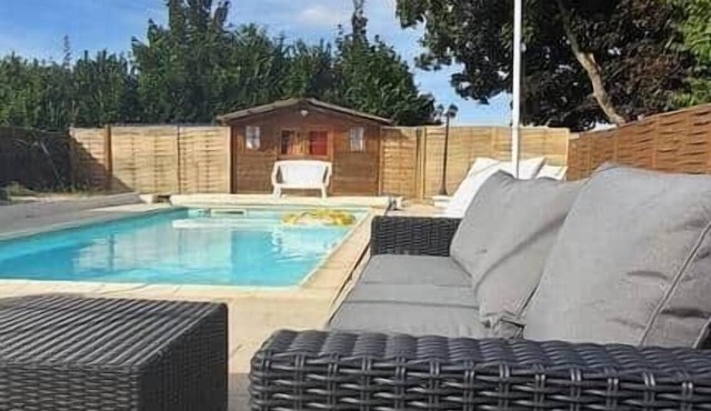 Cozy and relaxing studio with optional shared pool access