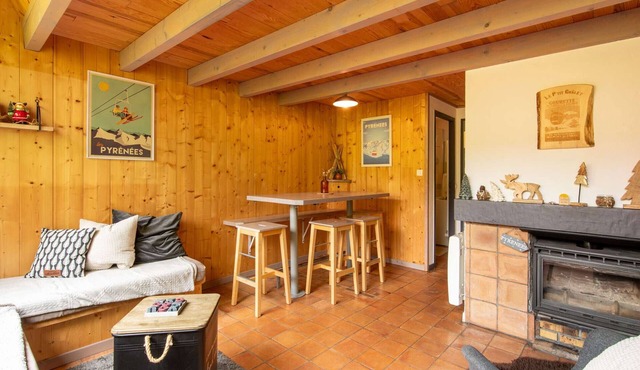 Cozy Apartment for 4, 2 Sleeping Areas, Calm Location in Eaux-Bonnes