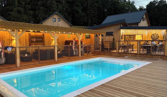Cozy, high-end chalet with sauna, spa, air conditioning, foosball, and a pool