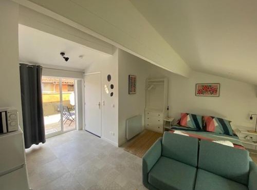 Cozy studio with terrace and view Collobrières