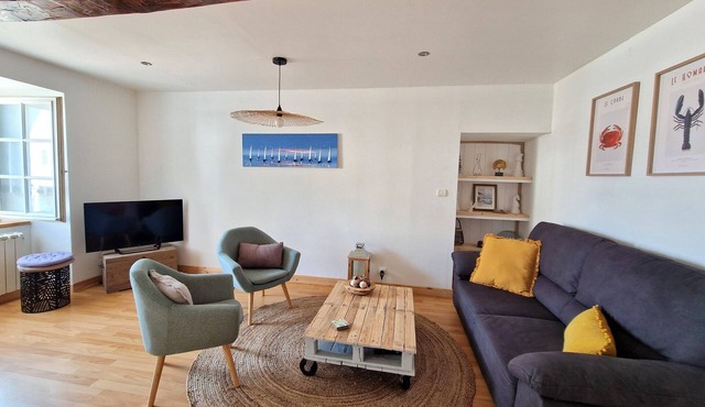 Duplex in Plougasnou near Stunning Beaches