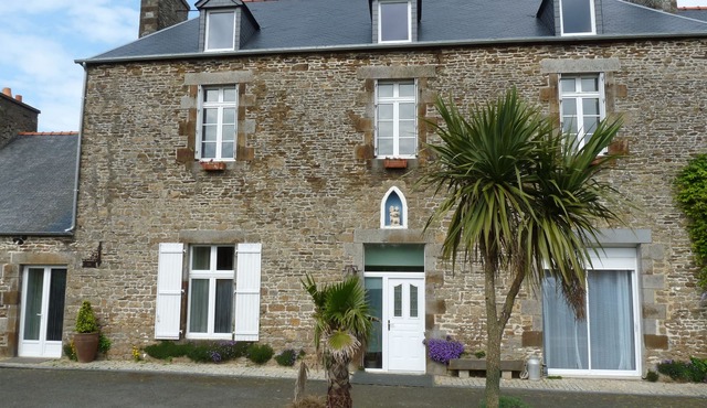 Écolier de la Baie, 3*, sleeps 6, a former school in the Bay of Mont Saint-Michel