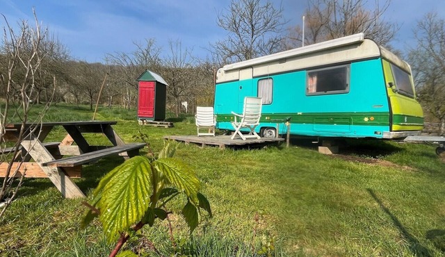 Eighties caravan in the wilderness. Rest guaranteed!