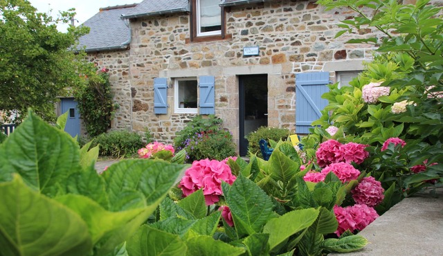 Fisherman's house in authentic hamlet by the sea.