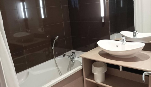 Floor -1, view valley, swimming pool, hammam, terrace, parking, tv, 27m², Pra Loup