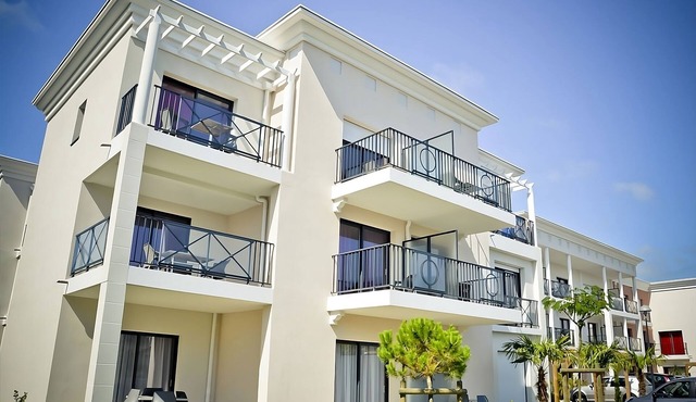 French Seaside Retreat | 6.0mi to Guerande Medieval Streets And Markets