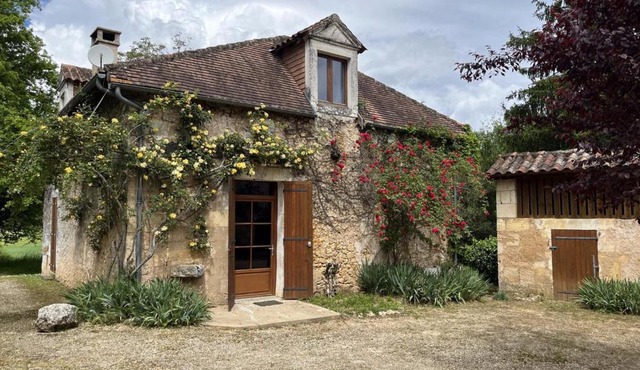 Gîte en pierre avec jardin et équipements modernes - FR-1-616-524