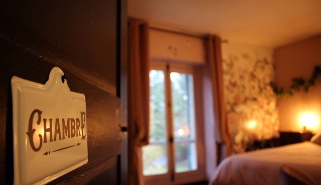Gîte Romantique Thème Alice au Pays des Merveilles