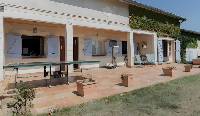 Gîte de Gascogne – Sleeps 6 with Private Pool, Shared Terraces, and Wi-Fi