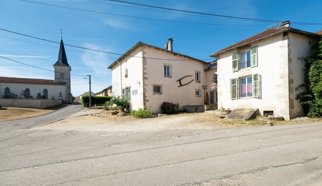 Gîte 'Des 3 Suissesses' with Private Terrace, Pool, and Wi-Fi