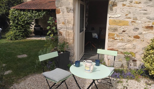 Gîte "L'annexe" with Private Terrace, Garden, and Wi-Fi