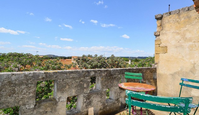 Gorgeous home in Aramon with kitchen