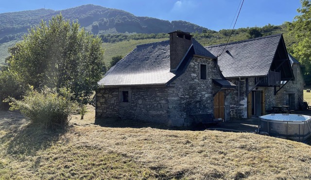 Grande Grange Tranquille et Unique Proche de Lourdes et des Ballades
